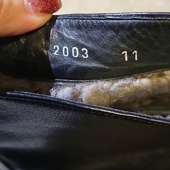 Size 11 Vibram Boots - Picture 4 of 5